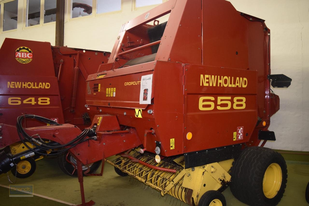 Rundballenpresse des Typs New Holland 658 Crop Cutter, Gebrauchtmaschine in Oyten (Bild 1)