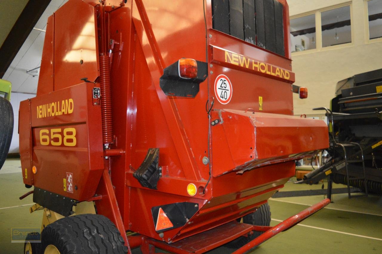 Rundballenpresse des Typs New Holland 658, Gebrauchtmaschine in Oyten (Bild 4)