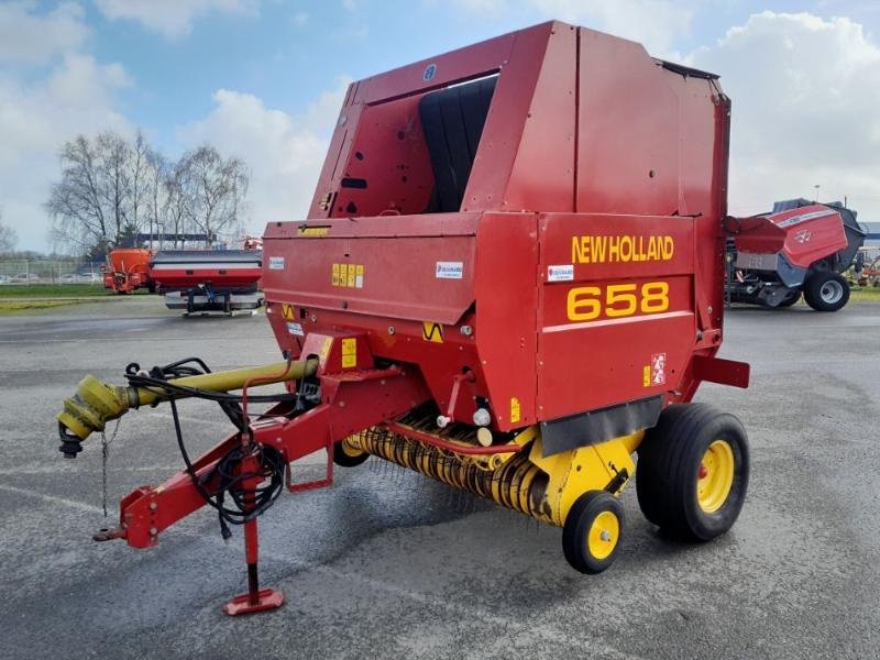 Rundballenpresse tip New Holland 658, Gebrauchtmaschine in ANTIGNY (Poză 4)