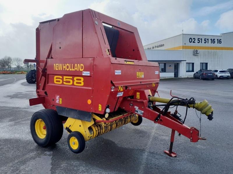 Rundballenpresse tip New Holland 658, Gebrauchtmaschine in ANTIGNY
