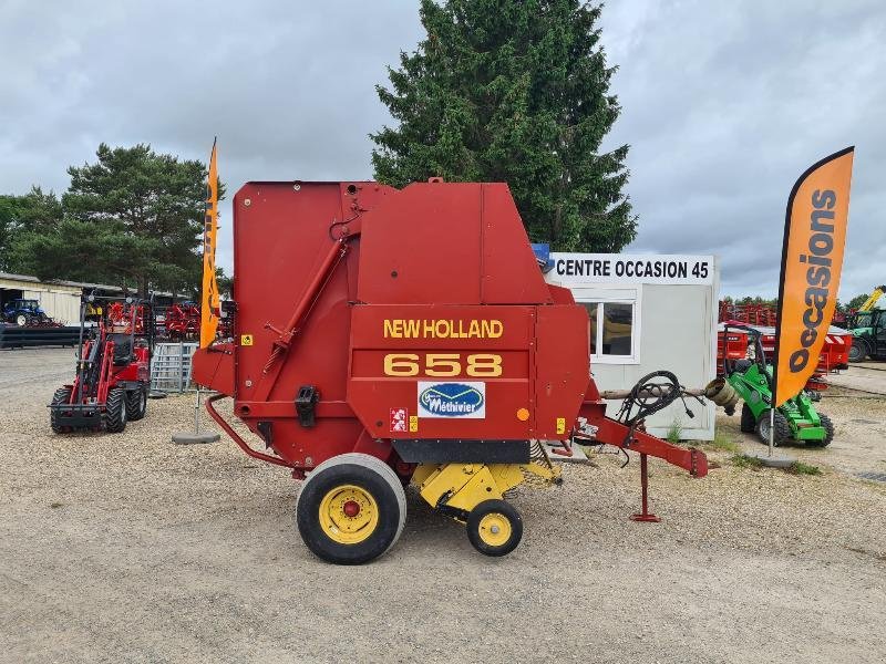 Rundballenpresse des Typs New Holland 658, Gebrauchtmaschine in BRAY en Val (Bild 3)