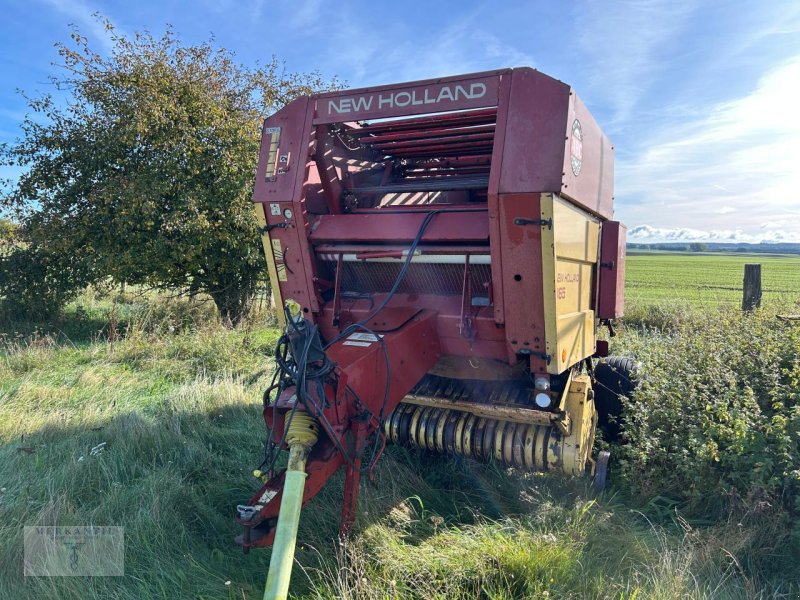 Rundballenpresse des Typs New Holland 865, Gebrauchtmaschine in Pragsdorf (Bild 1)