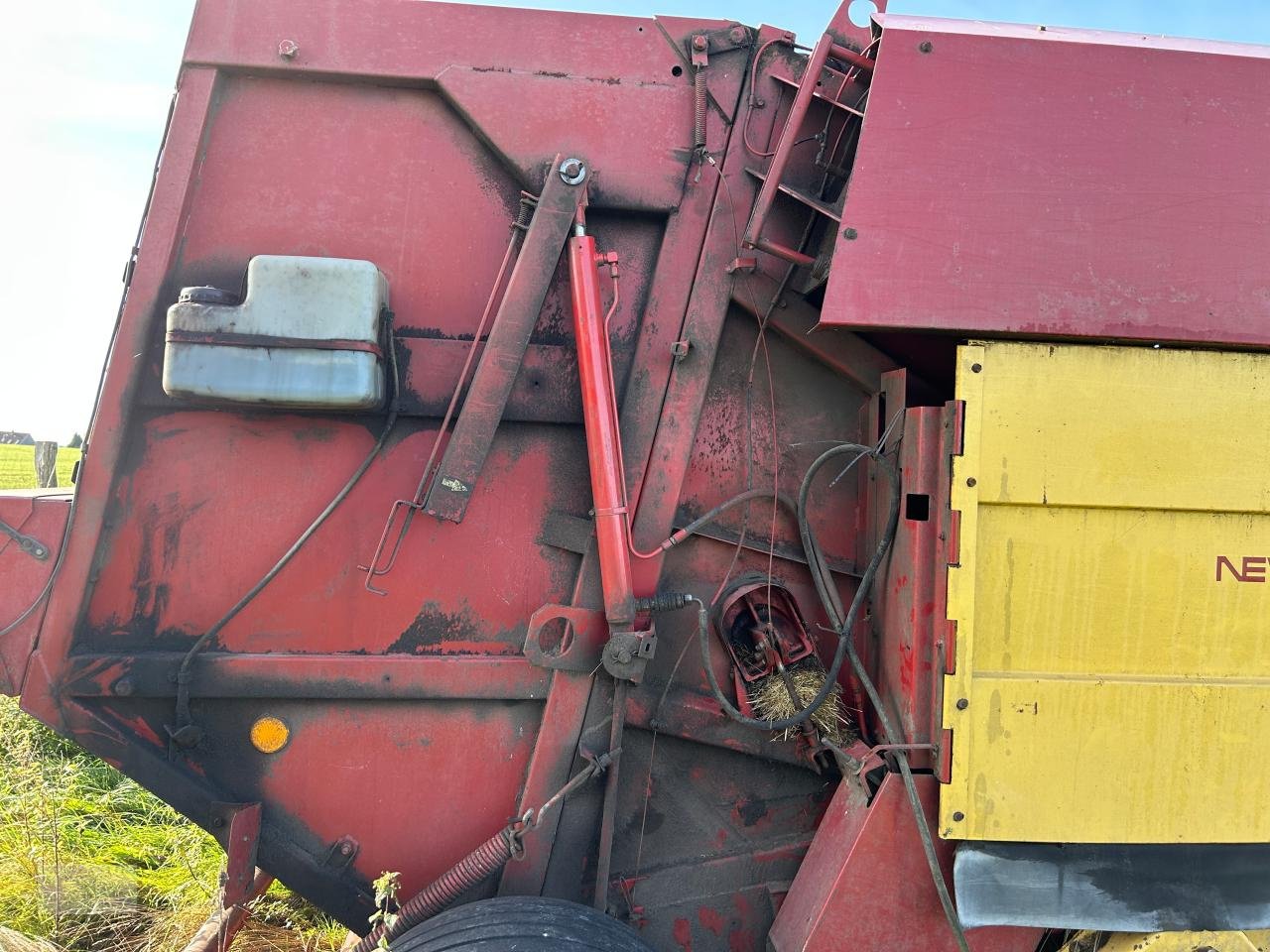 Rundballenpresse des Typs New Holland 865, Gebrauchtmaschine in Pragsdorf (Bild 7)