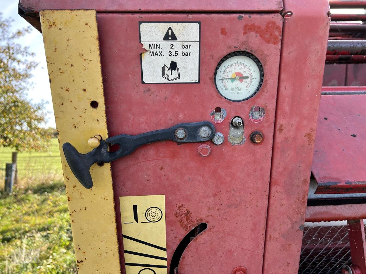 Rundballenpresse des Typs New Holland 865, Gebrauchtmaschine in Pragsdorf (Bild 12)