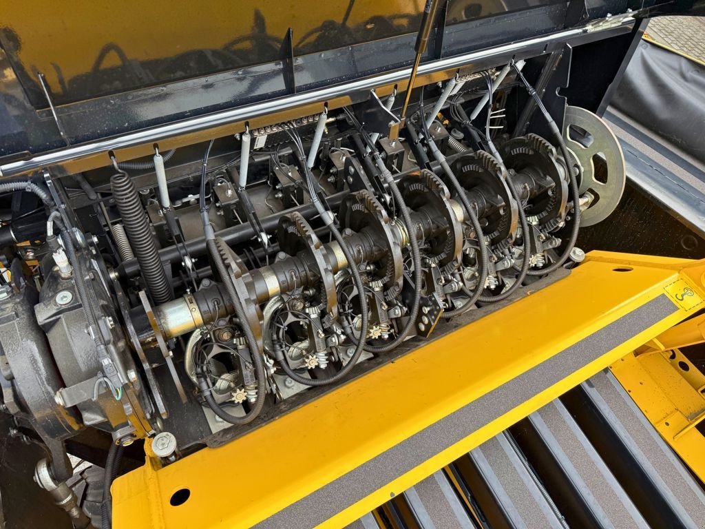 Rundballenpresse of the type New Holland BB1270 Plus Balenpers, Neumaschine in Boekel (Picture 9)