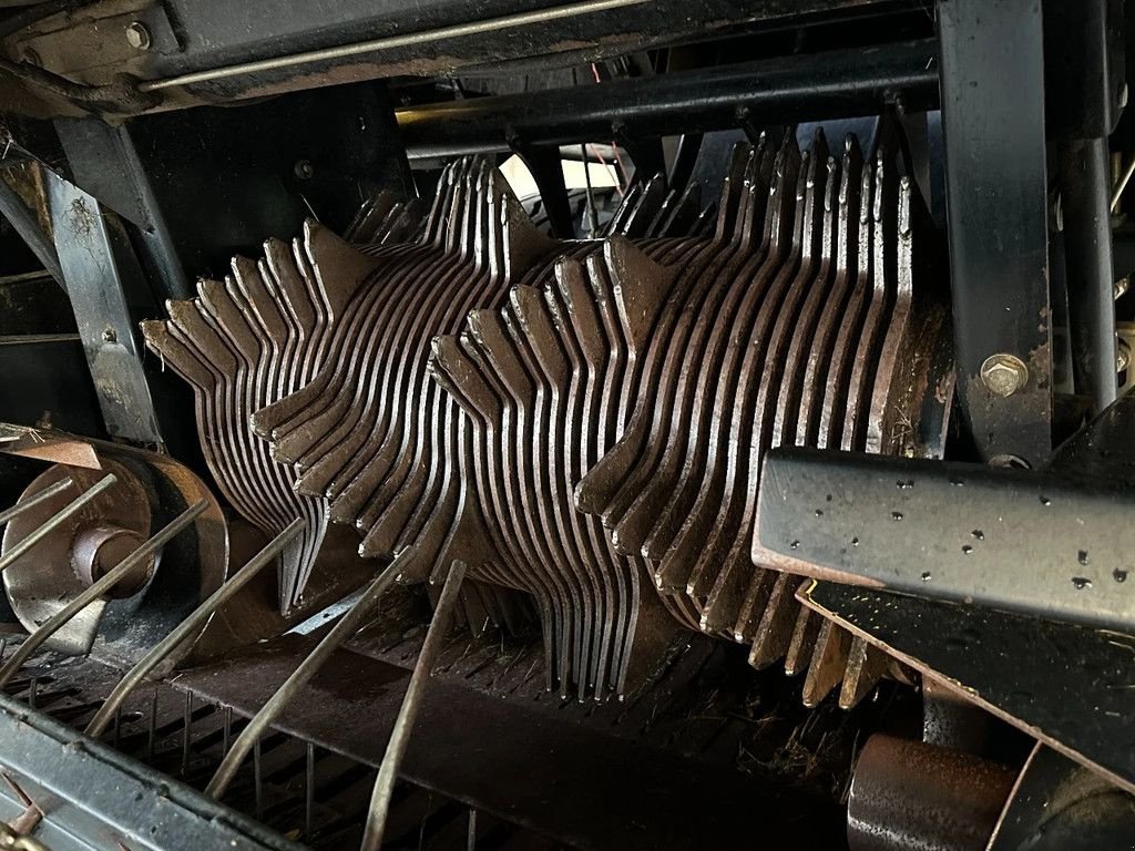 Rundballenpresse typu New Holland BB9060 Cropcutter, Gebrauchtmaschine v BENNEKOM (Obrázek 5)