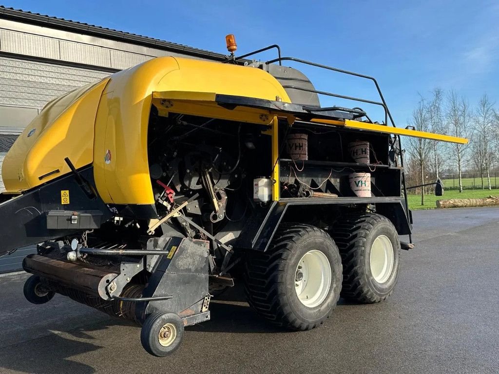 Rundballenpresse tip New Holland BB9060 CropCutter, Gebrauchtmaschine in BENNEKOM (Poză 11)