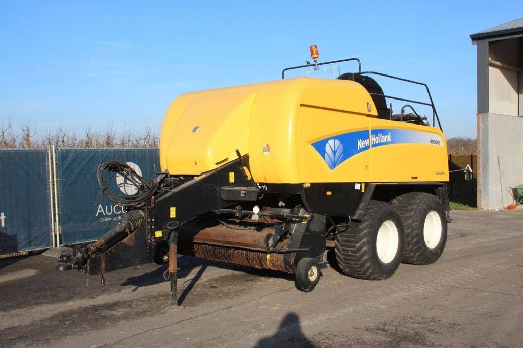 Rundballenpresse del tipo New Holland BB9060, Gebrauchtmaschine en Antwerpen (Imagen 9)