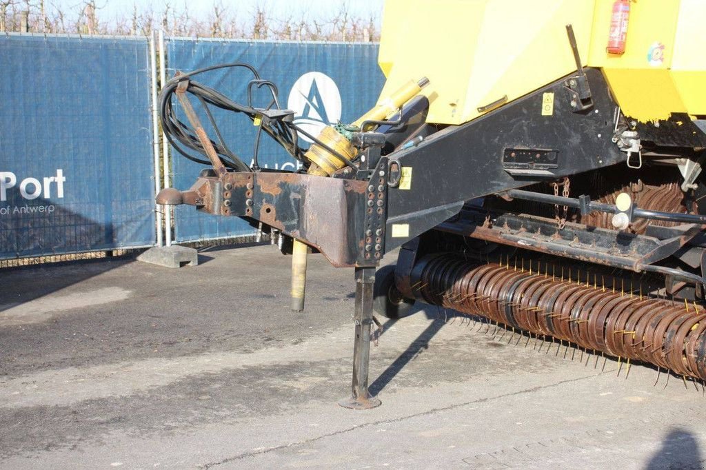 Rundballenpresse des Typs New Holland BB950A, Gebrauchtmaschine in Antwerpen (Bild 10)