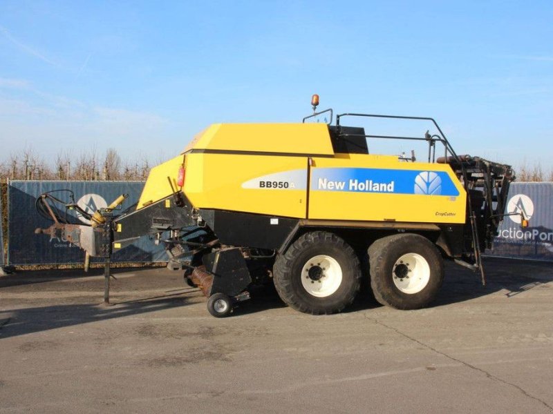 Rundballenpresse des Typs New Holland BB950A, Gebrauchtmaschine in Antwerpen (Bild 1)