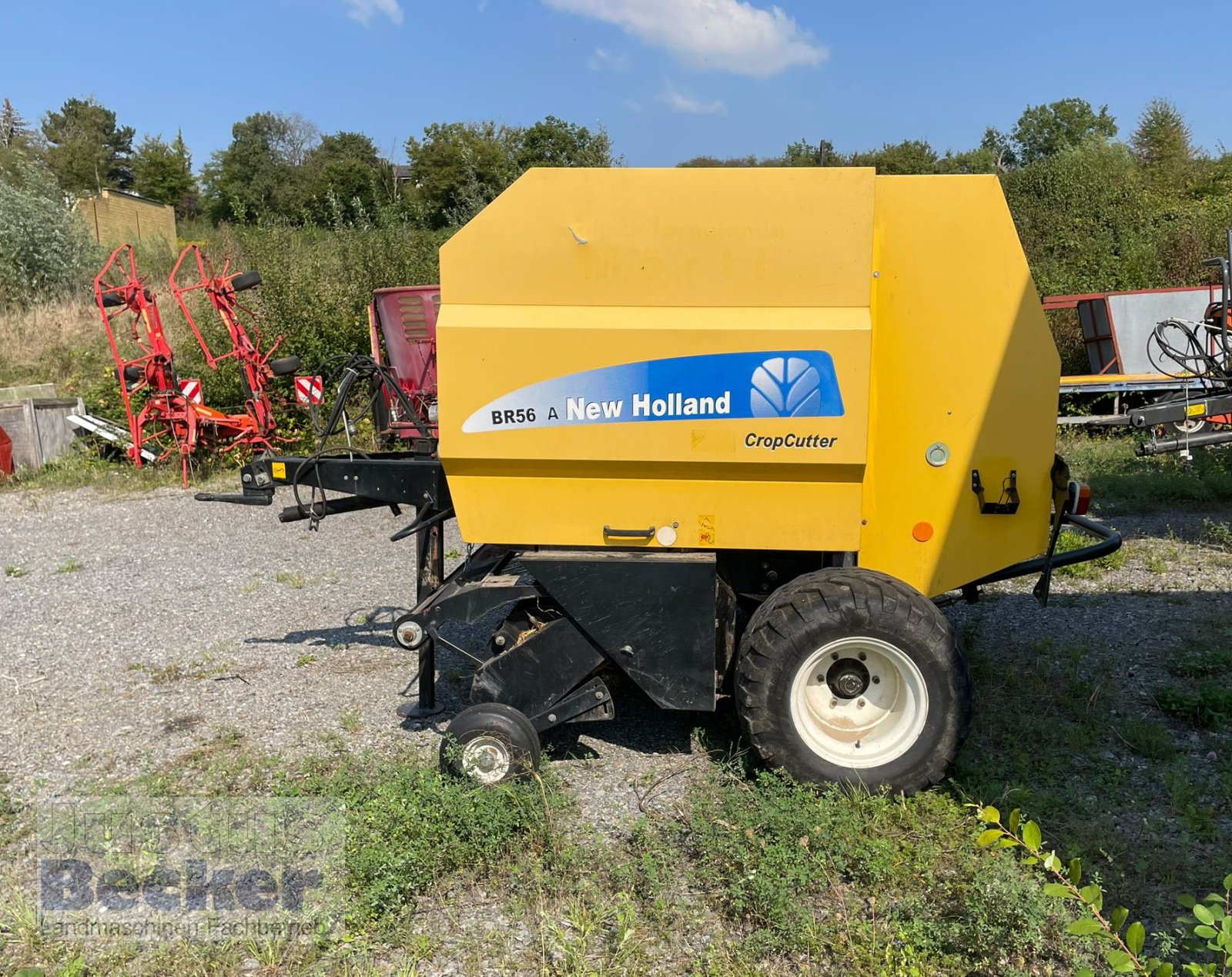 Rundballenpresse des Typs New Holland BR 560 A, Gebrauchtmaschine in Weimar-Niederwalgern (Bild 1)