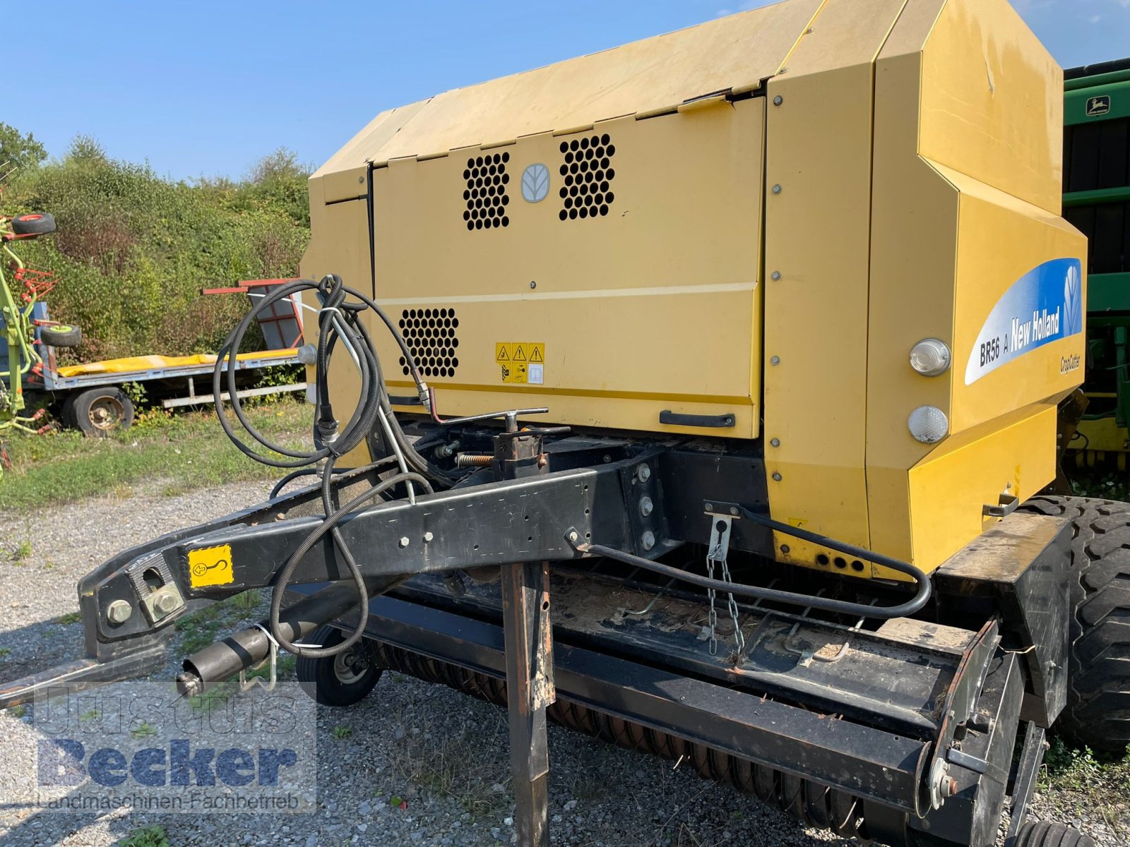 Rundballenpresse des Typs New Holland BR 560 A, Gebrauchtmaschine in Weimar-Niederwalgern (Bild 2)