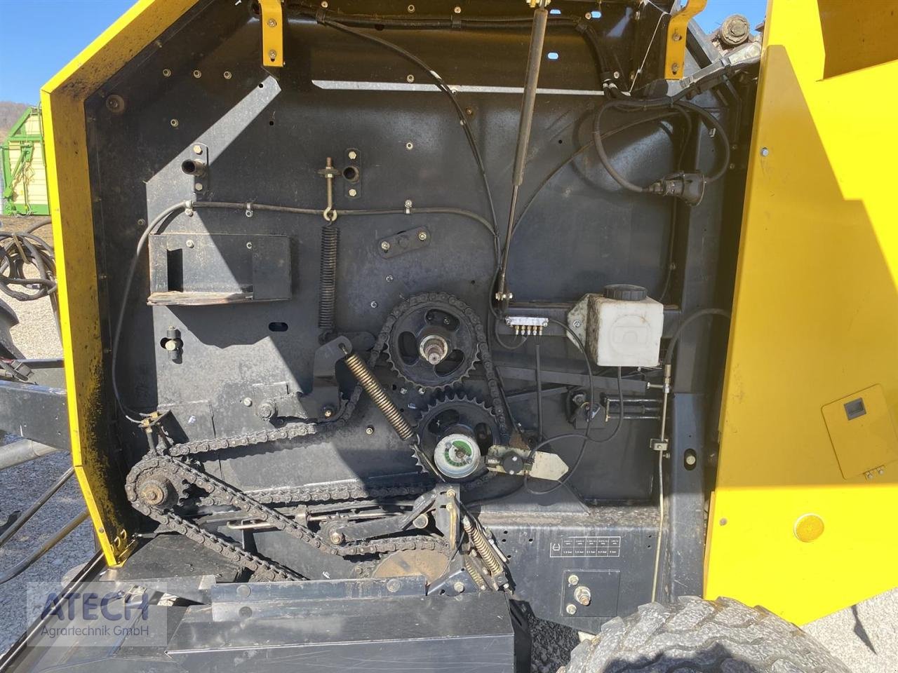 Rundballenpresse des Typs New Holland BR 6090 RC, Gebrauchtmaschine in Velburg (Bild 9)