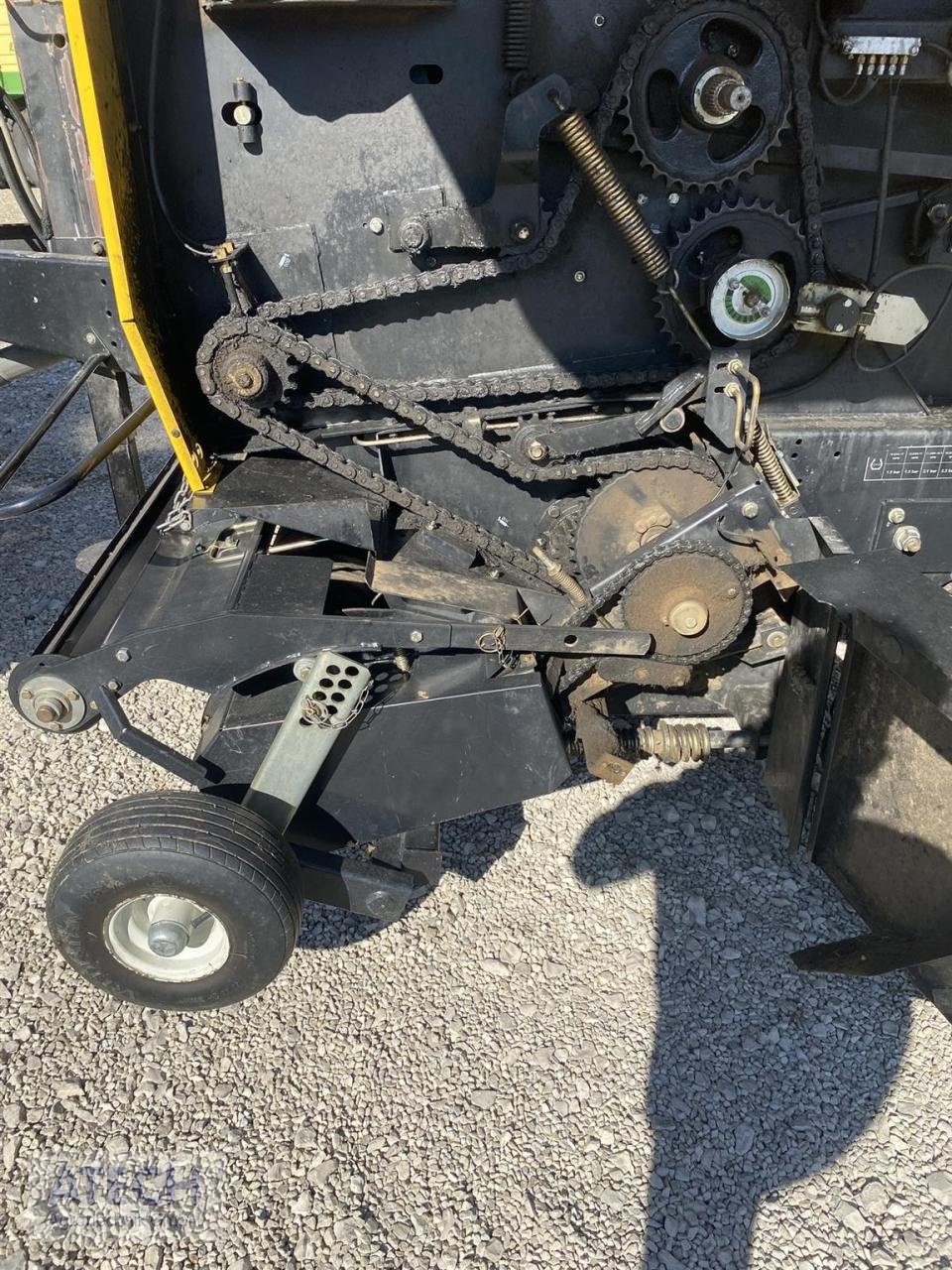 Rundballenpresse des Typs New Holland BR 6090 RC, Gebrauchtmaschine in Velburg (Bild 10)