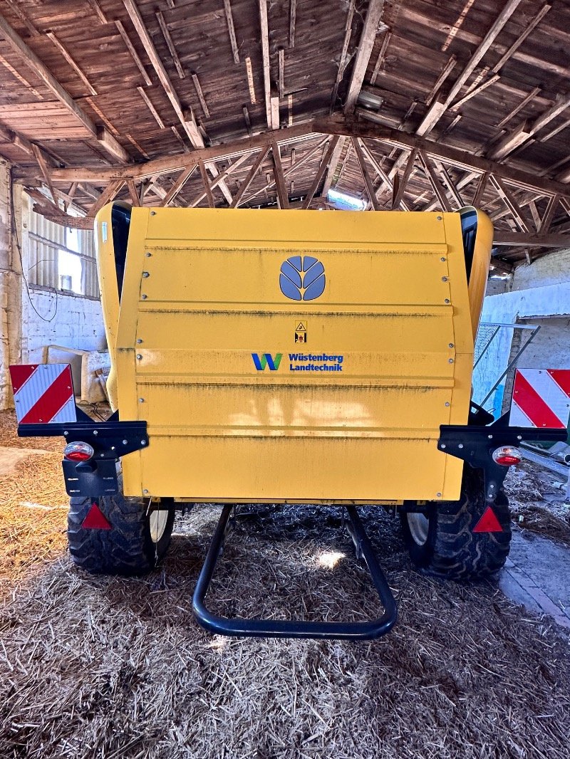 Rundballenpresse типа New Holland BR 6090 / Roll-Bar 125, Gebrauchtmaschine в Liebenwalde (Фотография 20)