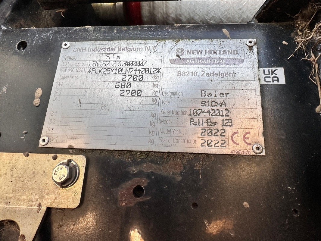 Rundballenpresse типа New Holland BR 6090 / Roll-Bar 125, Gebrauchtmaschine в Liebenwalde (Фотография 23)