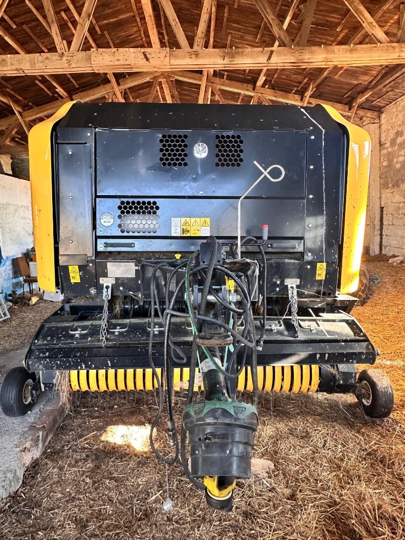 Rundballenpresse типа New Holland BR 6090 / Roll-Bar 125, Gebrauchtmaschine в Liebenwalde (Фотография 9)