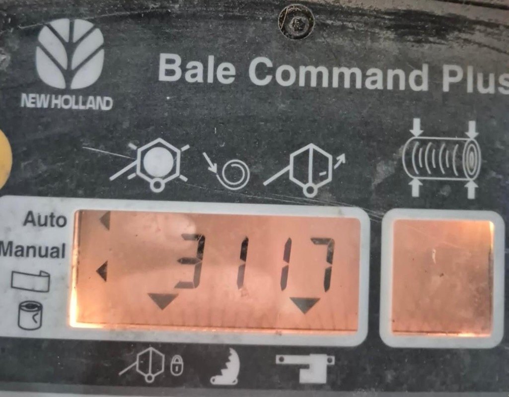 Rundballenpresse типа New Holland BR 6090 / Roll-Bar 125, Gebrauchtmaschine в Liebenwalde (Фотография 24)