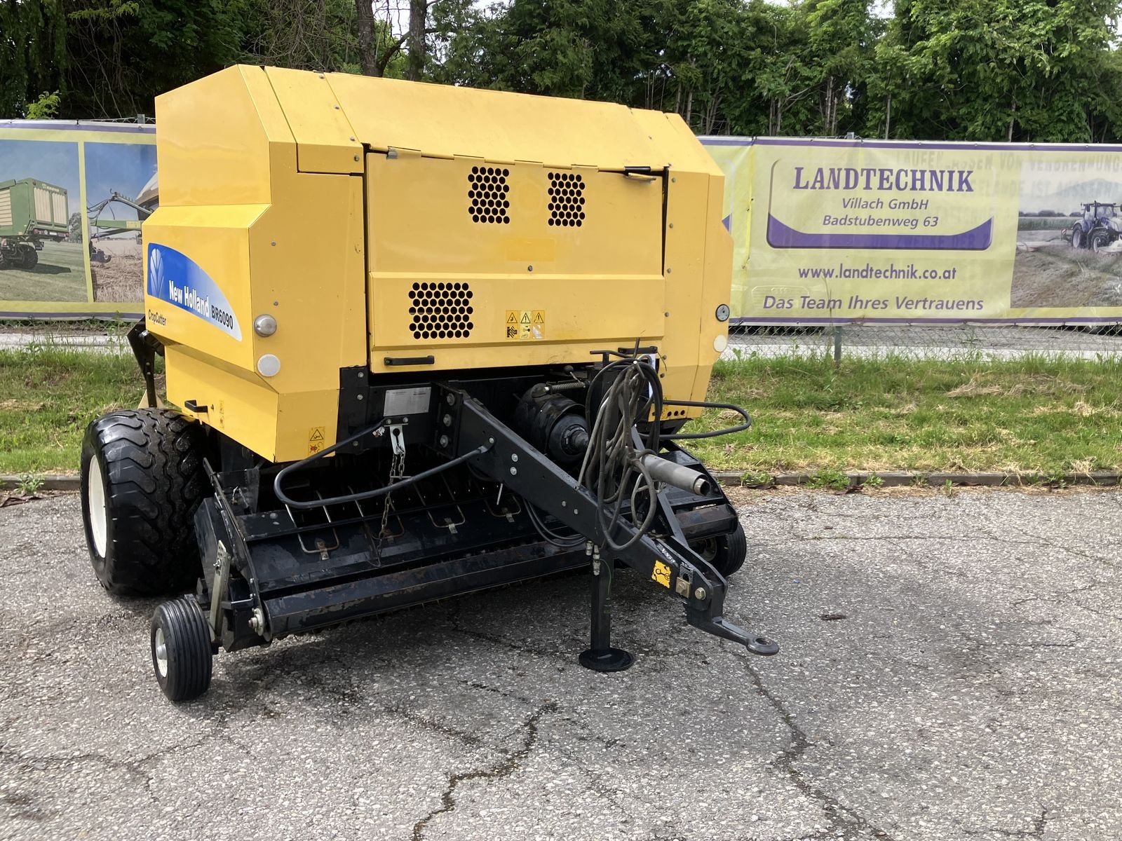 Rundballenpresse типа New Holland BR 6090, Gebrauchtmaschine в Villach (Фотография 2)