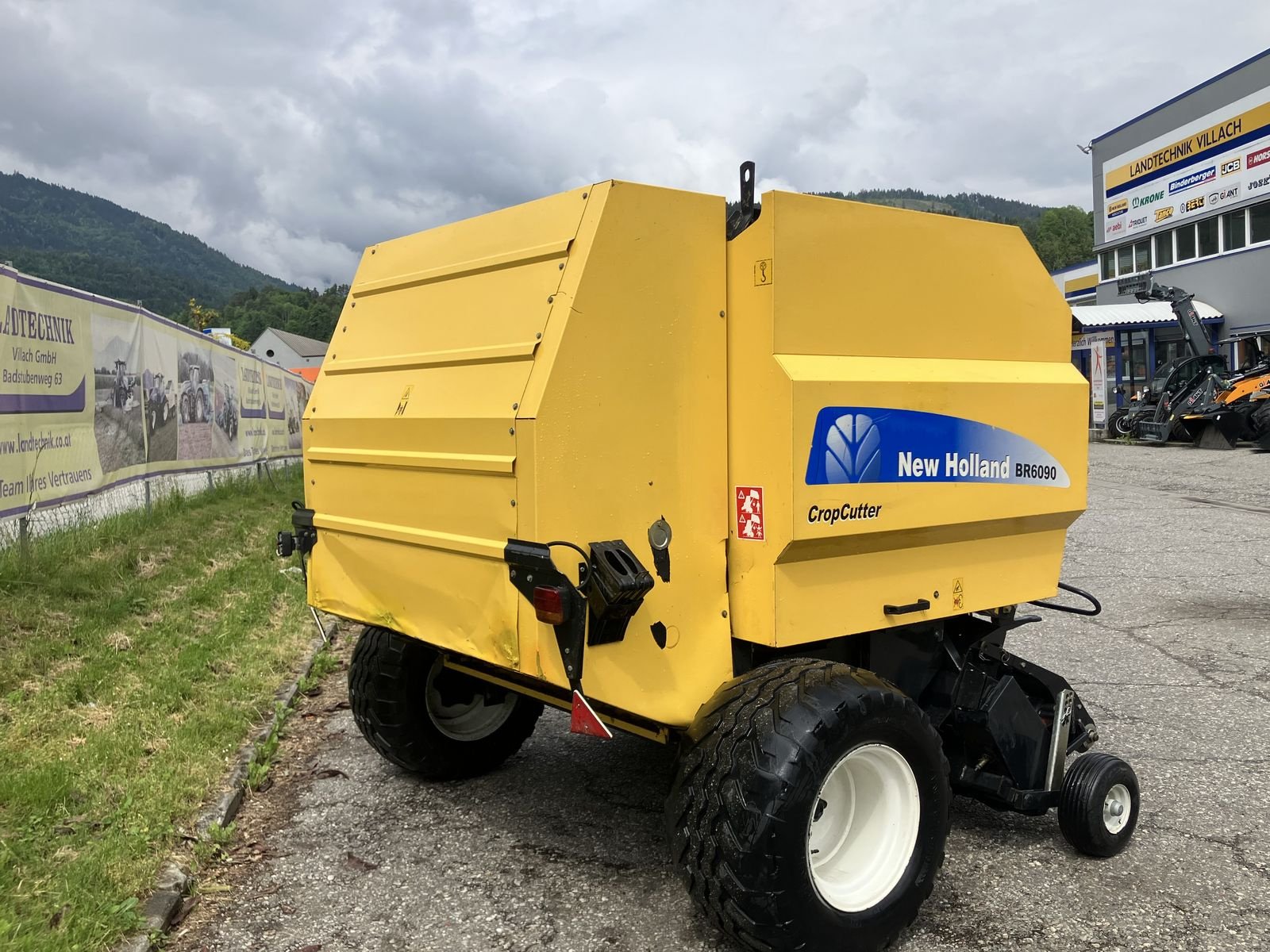 Rundballenpresse типа New Holland BR 6090, Gebrauchtmaschine в Villach (Фотография 3)
