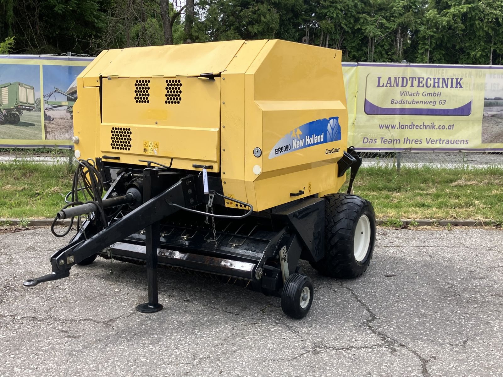 Rundballenpresse типа New Holland BR 6090, Gebrauchtmaschine в Villach (Фотография 1)