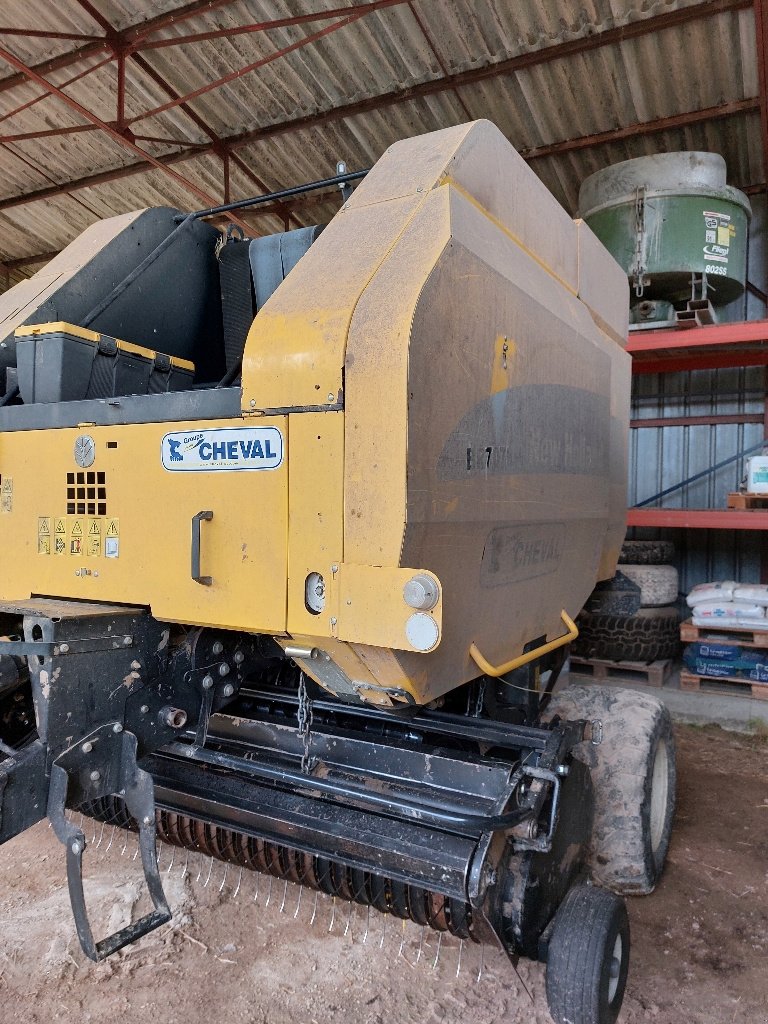 Rundballenpresse του τύπου New Holland BR 7070 R FF, Gebrauchtmaschine σε BRAS SUR MEUSE (Φωτογραφία 1)