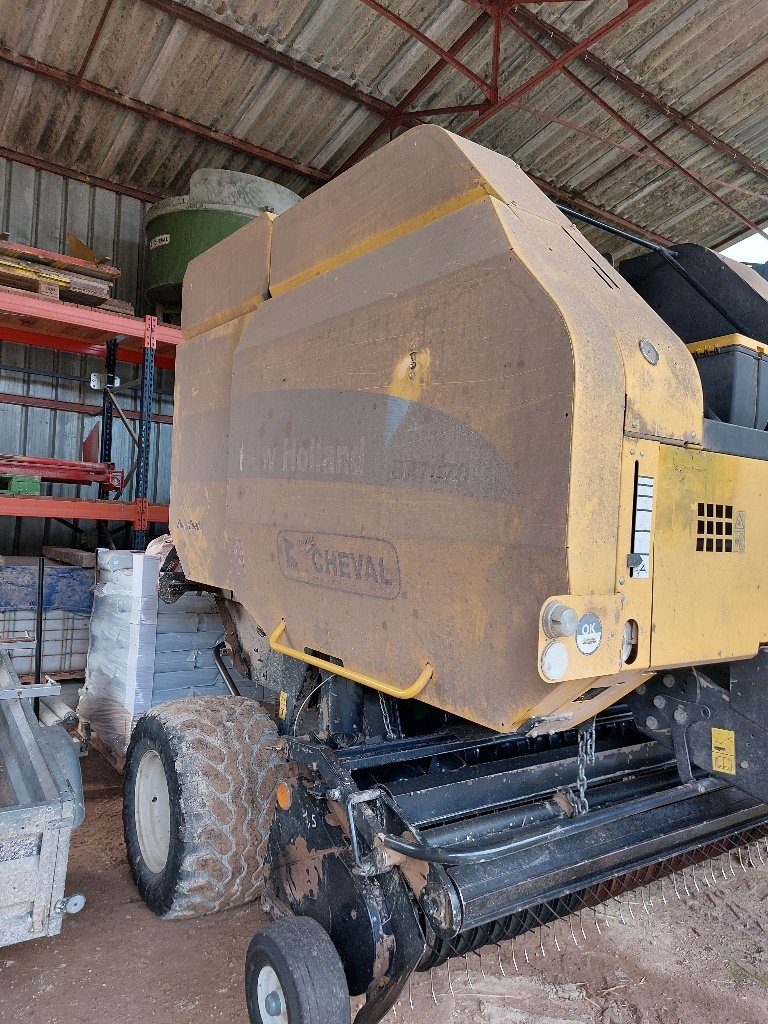 Rundballenpresse του τύπου New Holland BR 7070 R FF, Gebrauchtmaschine σε BRAS SUR MEUSE (Φωτογραφία 2)