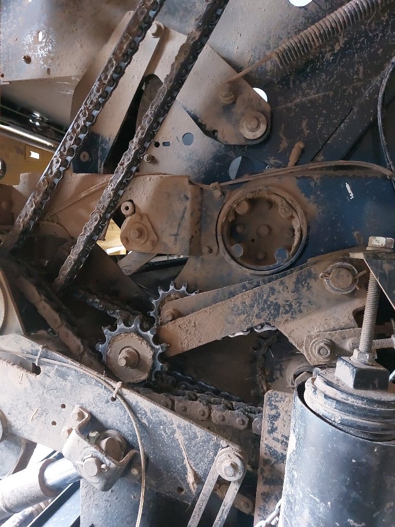 Rundballenpresse του τύπου New Holland BR 7070 R FF, Gebrauchtmaschine σε BRAS SUR MEUSE (Φωτογραφία 11)