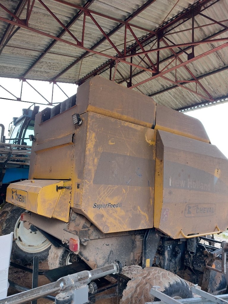 Rundballenpresse του τύπου New Holland BR 7070 R FF, Gebrauchtmaschine σε BRAS SUR MEUSE (Φωτογραφία 3)