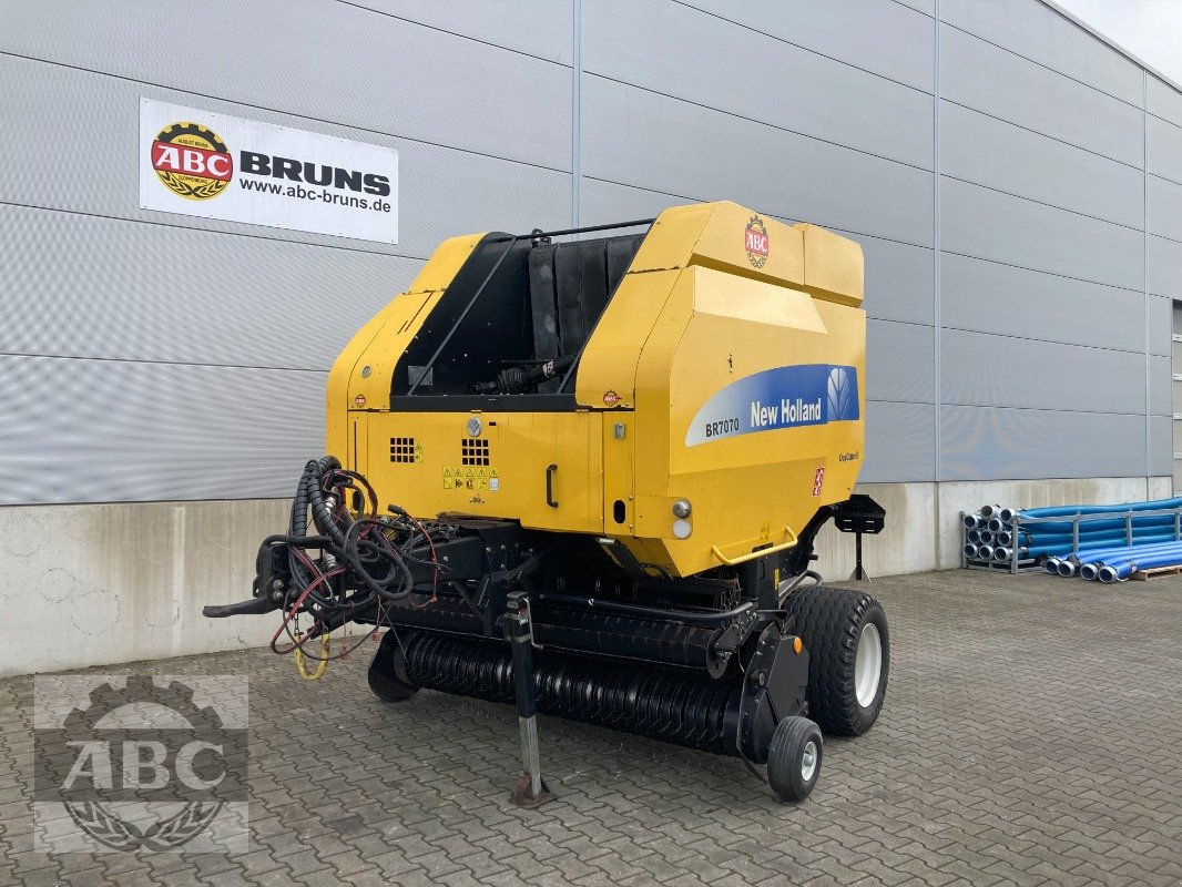 Rundballenpresse a típus New Holland BR 7070 ROTORSCHNEIDWERK, Gebrauchtmaschine ekkor: Cloppenburg (Kép 1)