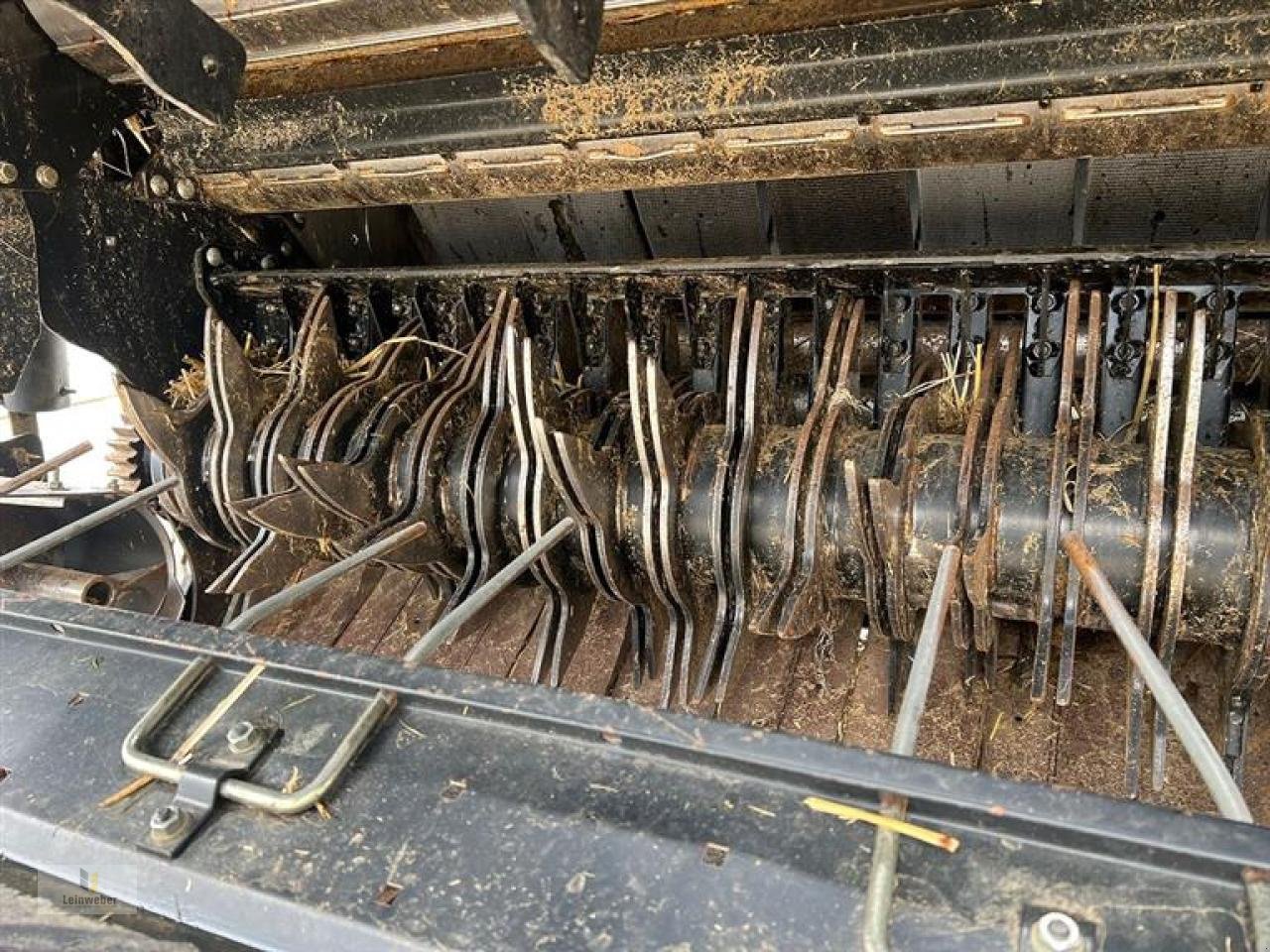 Rundballenpresse des Typs New Holland BR 7070, Gebrauchtmaschine in Neuhof - Dorfborn (Bild 6)