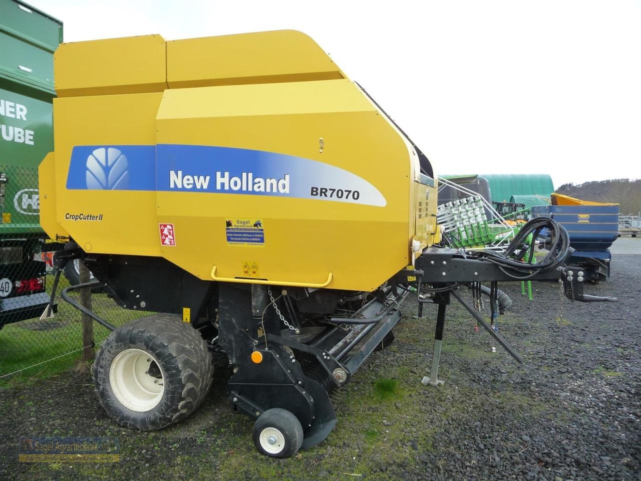 Rundballenpresse des Typs New Holland BR 7070, Gebrauchtmaschine in Rhaunen (Bild 1)
