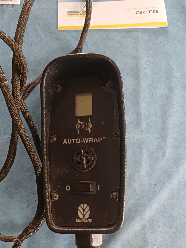 Rundballenpresse des Typs New Holland BR 750 A FICELLE AUTOWRAP, Gebrauchtmaschine in TREMEUR (Bild 6)