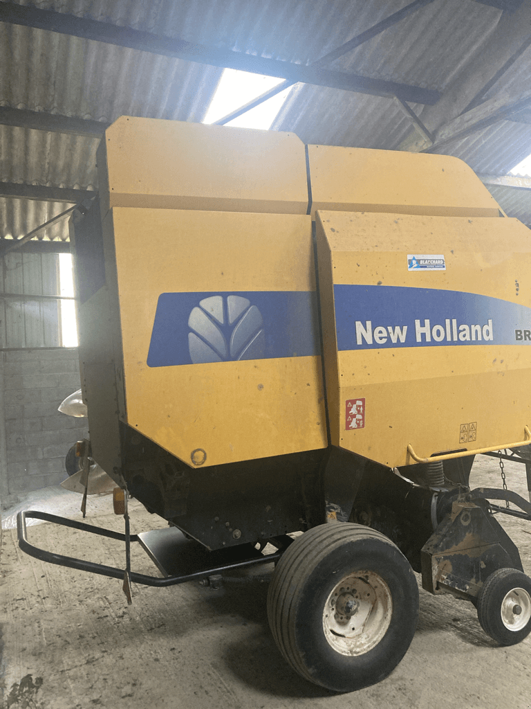 Rundballenpresse des Typs New Holland BR 750 A FICELLE AUTOWRAP, Gebrauchtmaschine in TREMEUR (Bild 3)