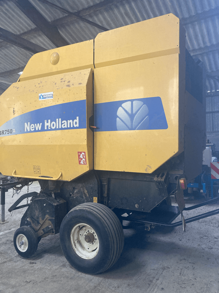 Rundballenpresse des Typs New Holland BR 750 A FICELLE AUTOWRAP, Gebrauchtmaschine in TREMEUR (Bild 4)