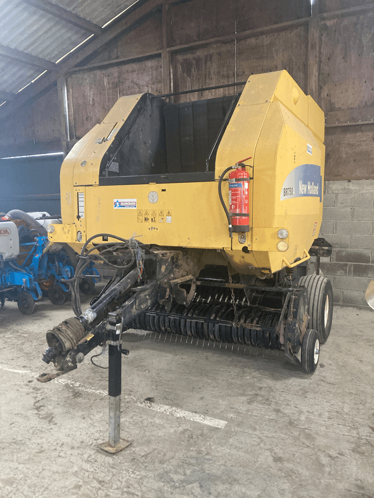 Rundballenpresse des Typs New Holland BR 750 A FICELLE AUTOWRAP, Gebrauchtmaschine in TREMEUR (Bild 1)
