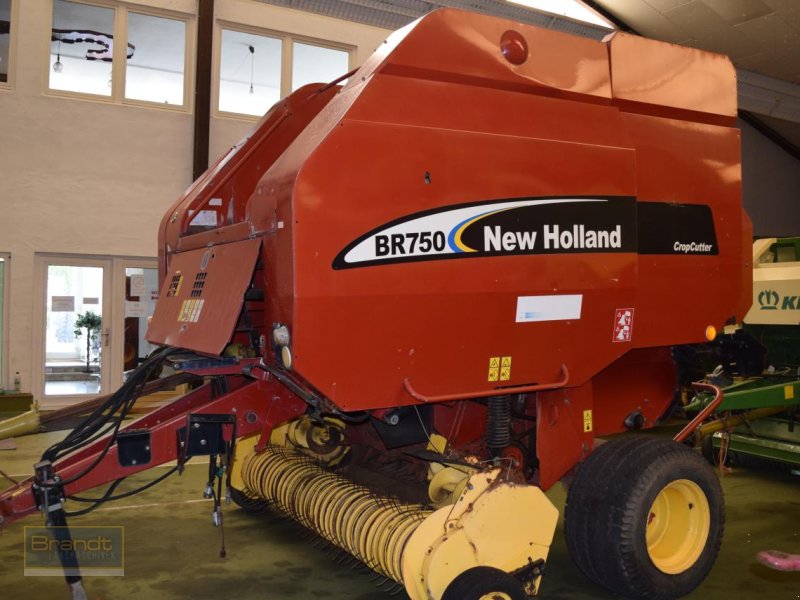 Rundballenpresse des Typs New Holland BR 750 CropCutter, Gebrauchtmaschine in Oyten (Bild 1)