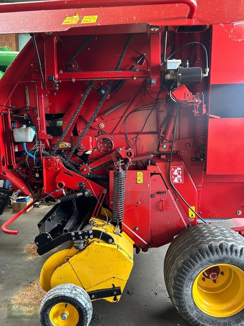 Rundballenpresse tip New Holland BR 750, Gebrauchtmaschine in Borgholzhausen (Poză 8)