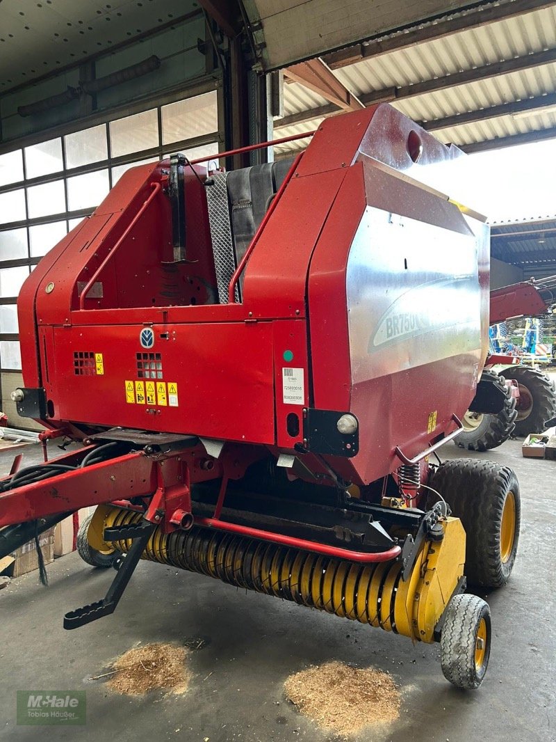 Rundballenpresse tip New Holland BR 750, Gebrauchtmaschine in Borgholzhausen (Poză 1)