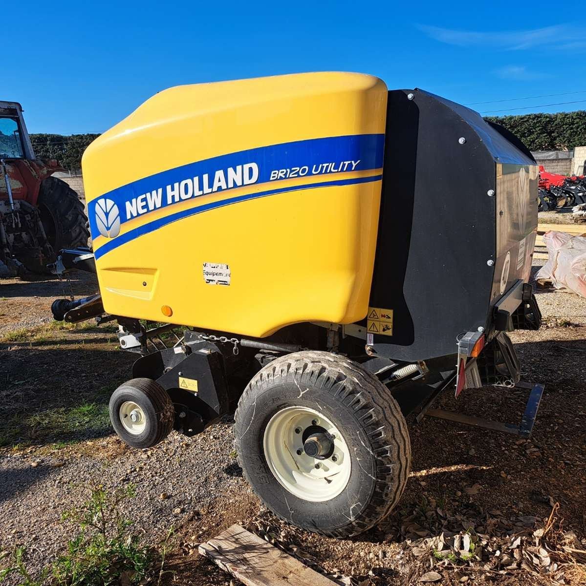Rundballenpresse del tipo New Holland BR120UTILITY, Gebrauchtmaschine en UCHAUD (Imagen 3)