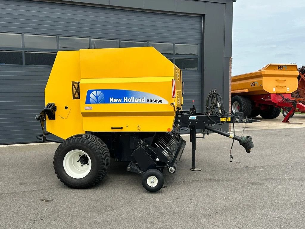 Rundballenpresse del tipo New Holland BR6090 balenpers, Gebrauchtmaschine en BENNEKOM (Imagen 2)