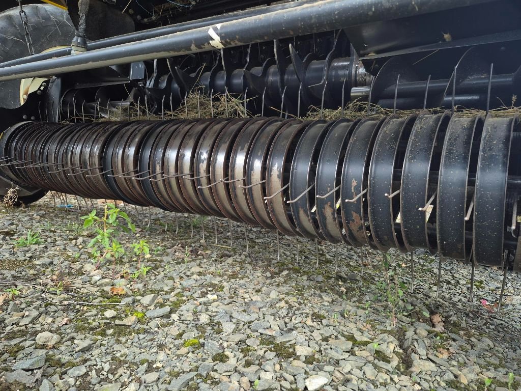 Rundballenpresse typu New Holland BR7060, Gebrauchtmaschine v Savigny sur Braye (Obrázek 4)