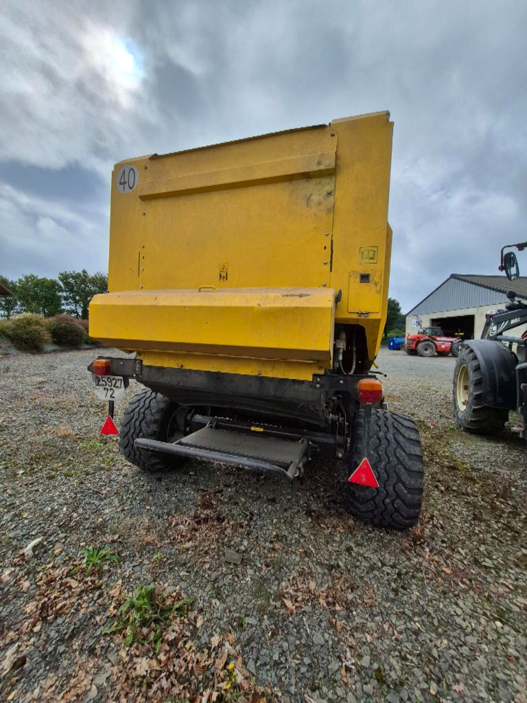 Rundballenpresse typu New Holland BR7060, Gebrauchtmaschine v Savigny sur Braye (Obrázek 5)