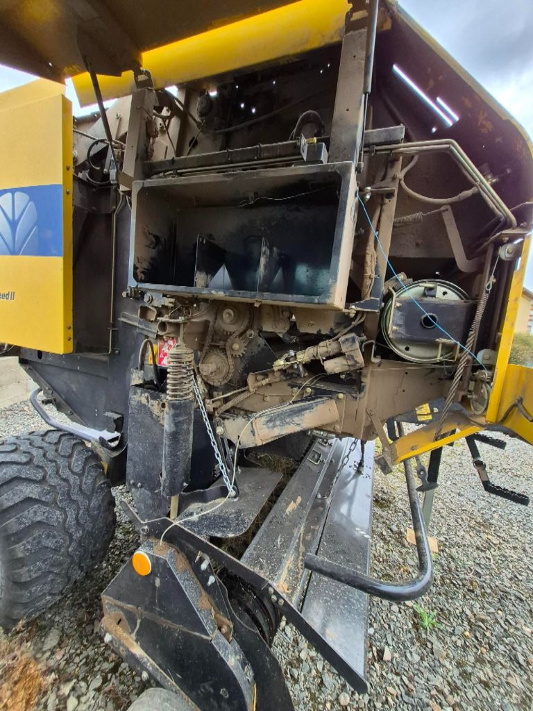 Rundballenpresse typu New Holland BR7060, Gebrauchtmaschine v Savigny sur Braye (Obrázek 6)