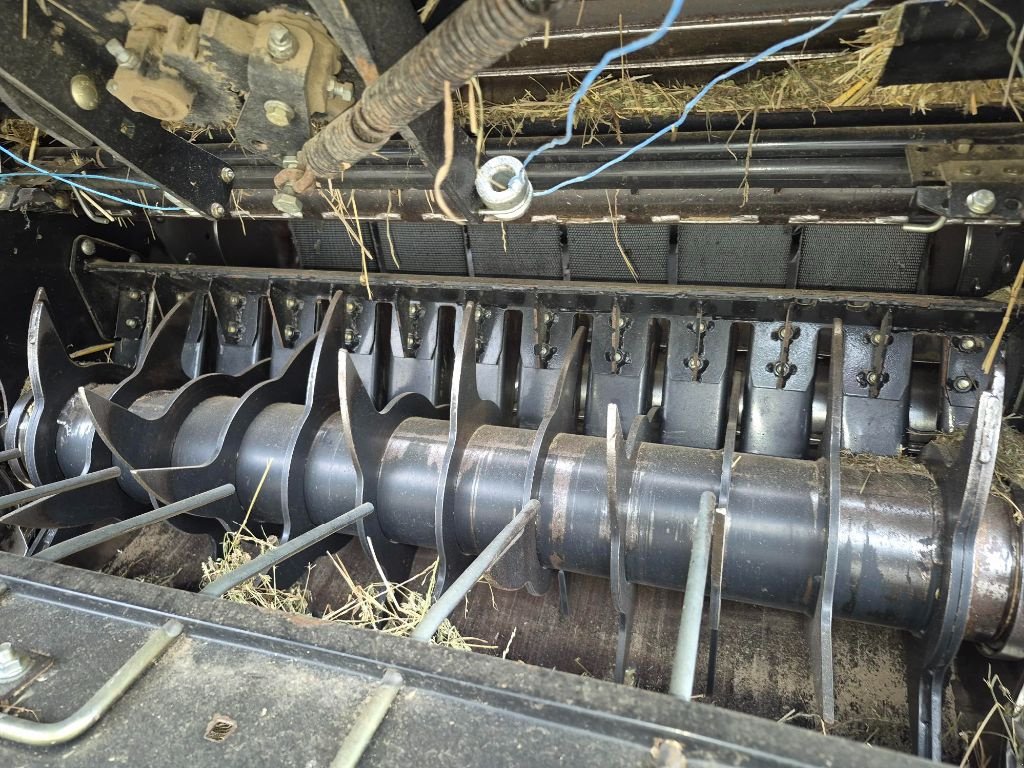 Rundballenpresse typu New Holland BR7060, Gebrauchtmaschine v Savigny sur Braye (Obrázek 2)