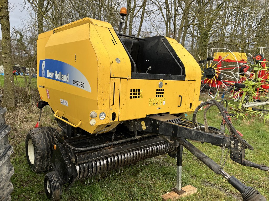 Rundballenpresse van het type New Holland BR7060, Gebrauchtmaschine in VERT TOULON (Foto 7)