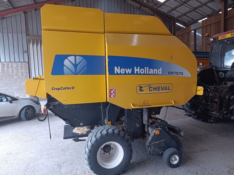 Rundballenpresse des Typs New Holland Br7070 crop cutter, Gebrauchtmaschine in Einvaux (Bild 1)