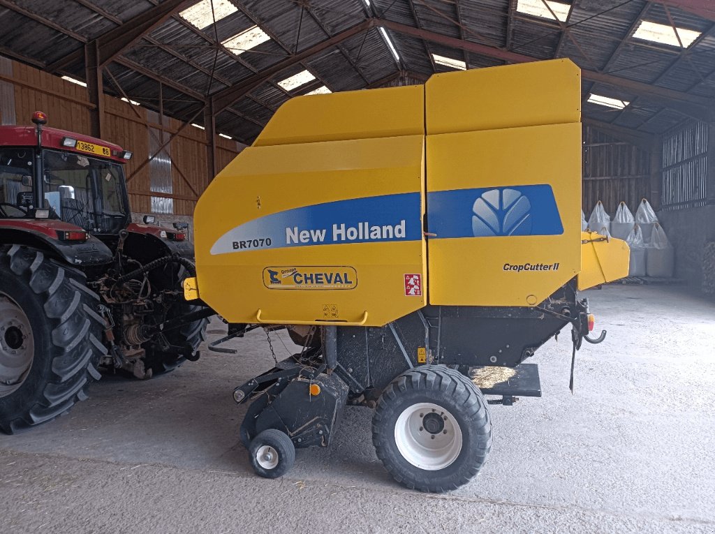 Rundballenpresse des Typs New Holland Br7070 crop cutter, Gebrauchtmaschine in Einvaux (Bild 2)