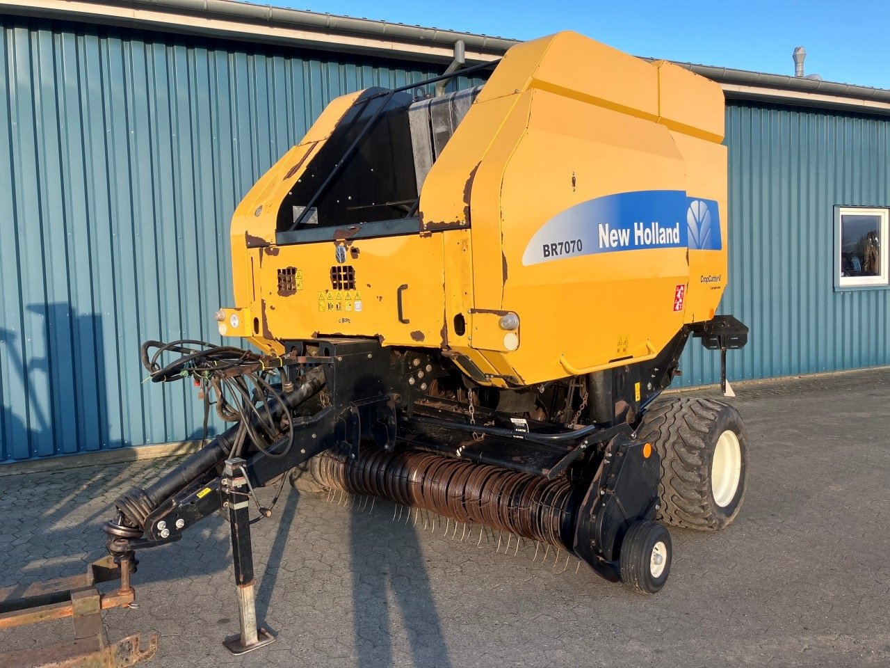 Rundballenpresse des Typs New Holland BR7070 m/snitter, Gebrauchtmaschine in Viborg (Bild 1)
