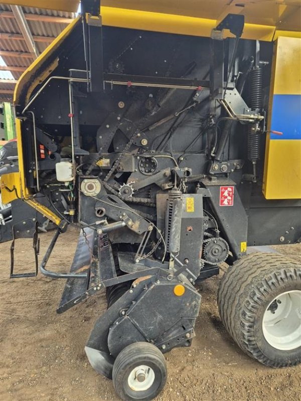 Rundballenpresse des Typs New Holland BR7070 med rotorsnitter Snitter, Gebrauchtmaschine in Aulum (Bild 9)